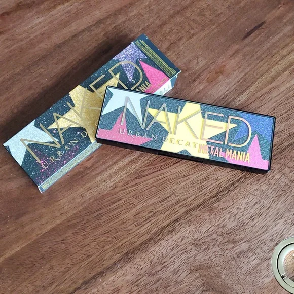 NIB URBAN DECAY Limited Edition Naked Metal Mania Eyeshadow Palette - Picture 4 of 7